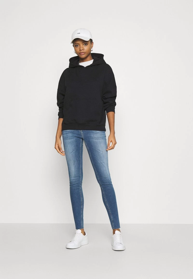 Even&Odd HOODIE LONG WITHOUT DRAWCORD AND POCKET - Kapuzenpullover - Black 2 Even&Odd HOODIE LONG WITHOUT DRAWCORD AND POCKET - Kapuzenpullover - Black – Bild 2