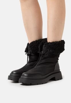 WINTER BOOT - Stiefelette - Black