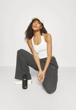 Top - Off-white 9 Top - Off-white -Even&Odd 7c5f2cc8ea51490686b3e836161066ce