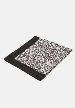 Even&Odd Tuch - Black 9 Even&Odd Tuch - Black -Even&Odd 7cdc14ac165449ddb14aae47dfadaaa0 1